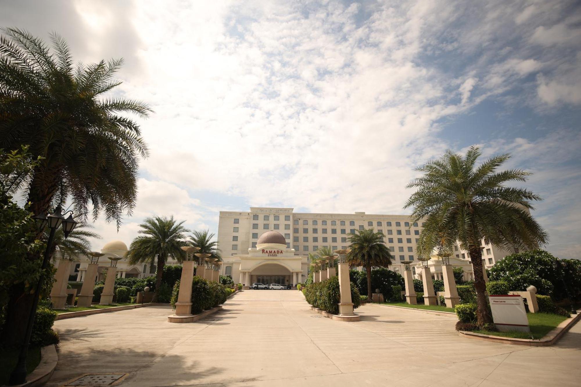 فندق Ramada Plaza By Wyndham لاكناو المظهر الخارجي الصورة