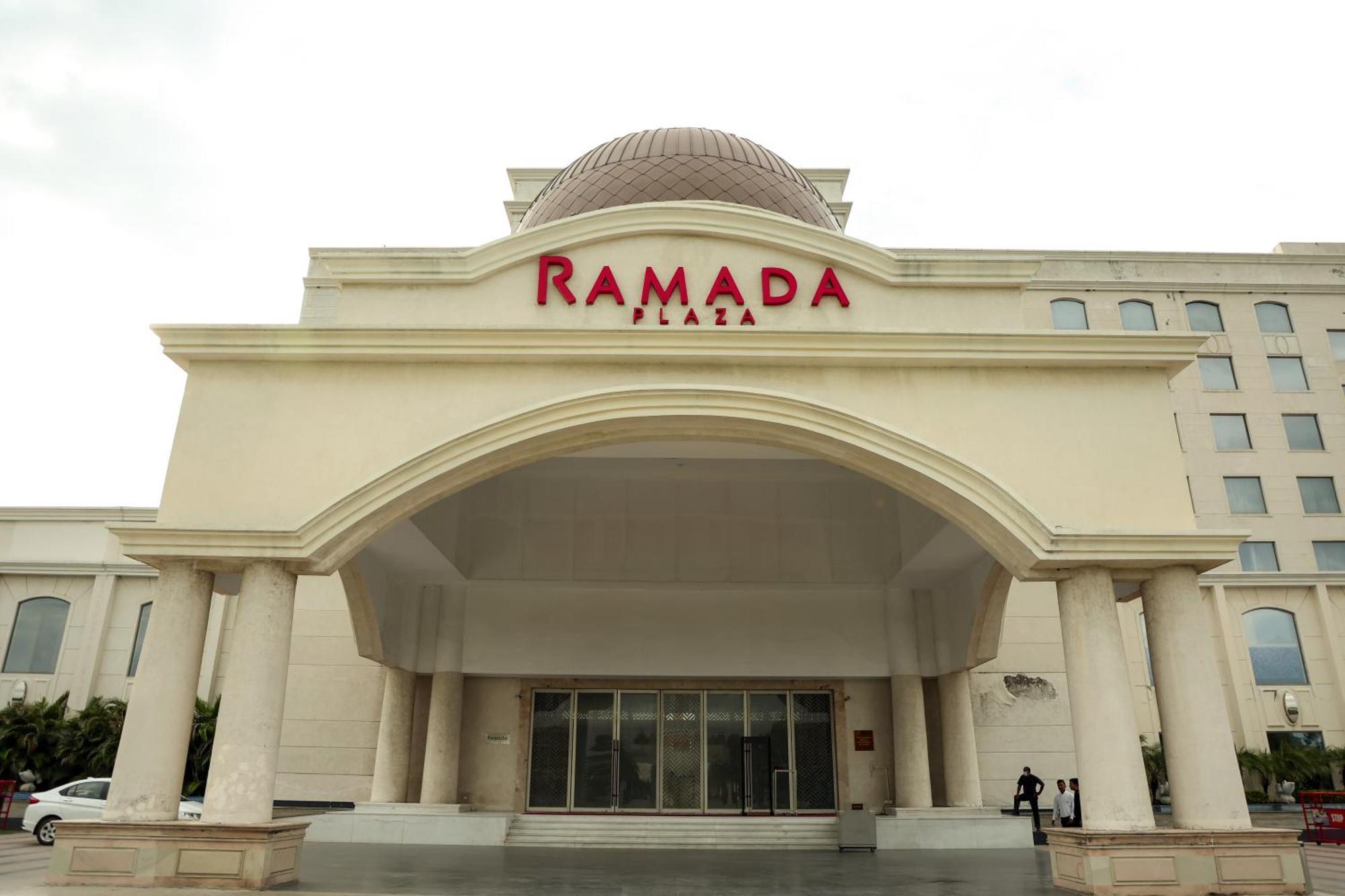 فندق Ramada Plaza By Wyndham لاكناو المظهر الخارجي الصورة