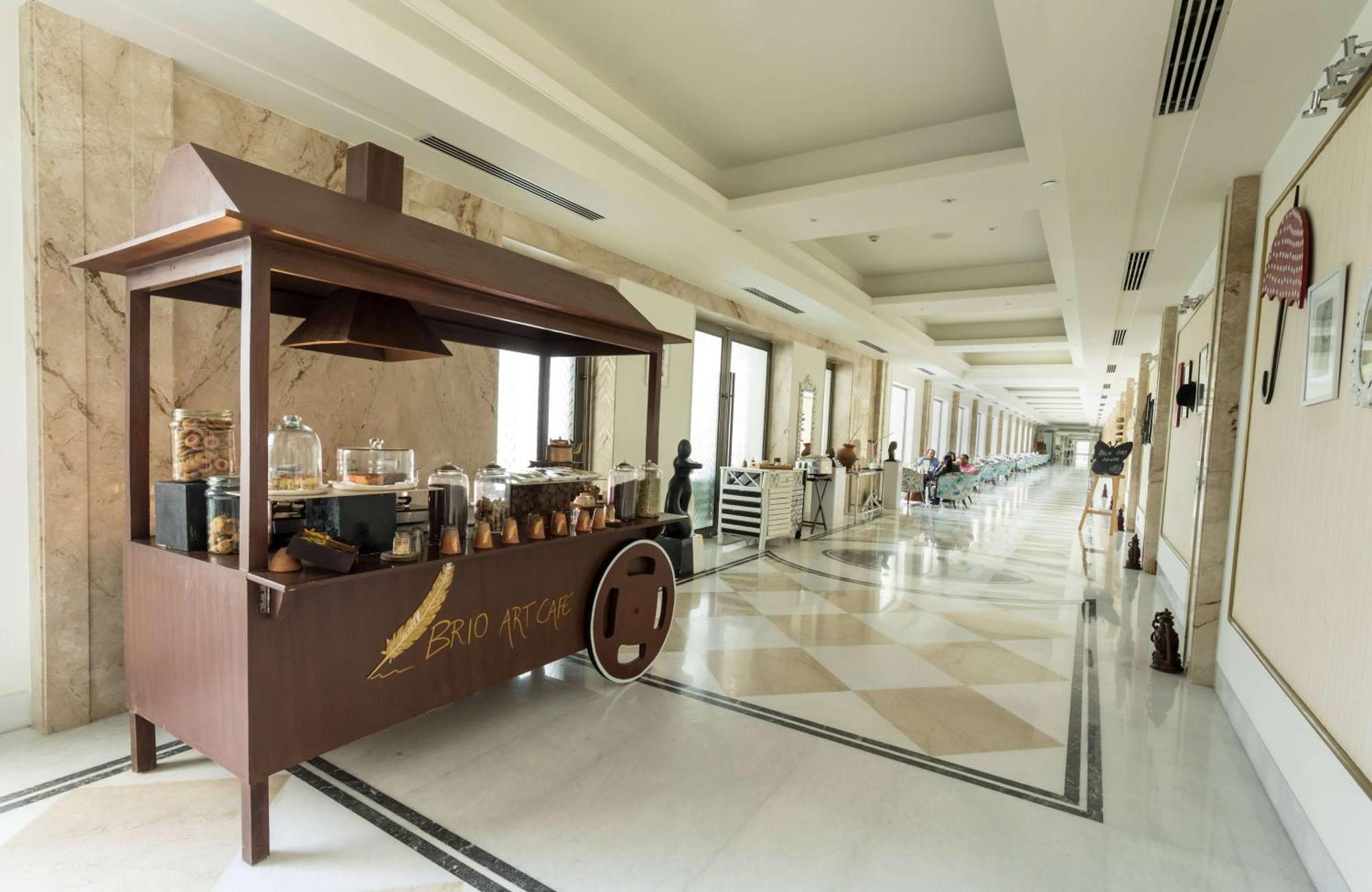 فندق Ramada Plaza By Wyndham لاكناو المظهر الخارجي الصورة