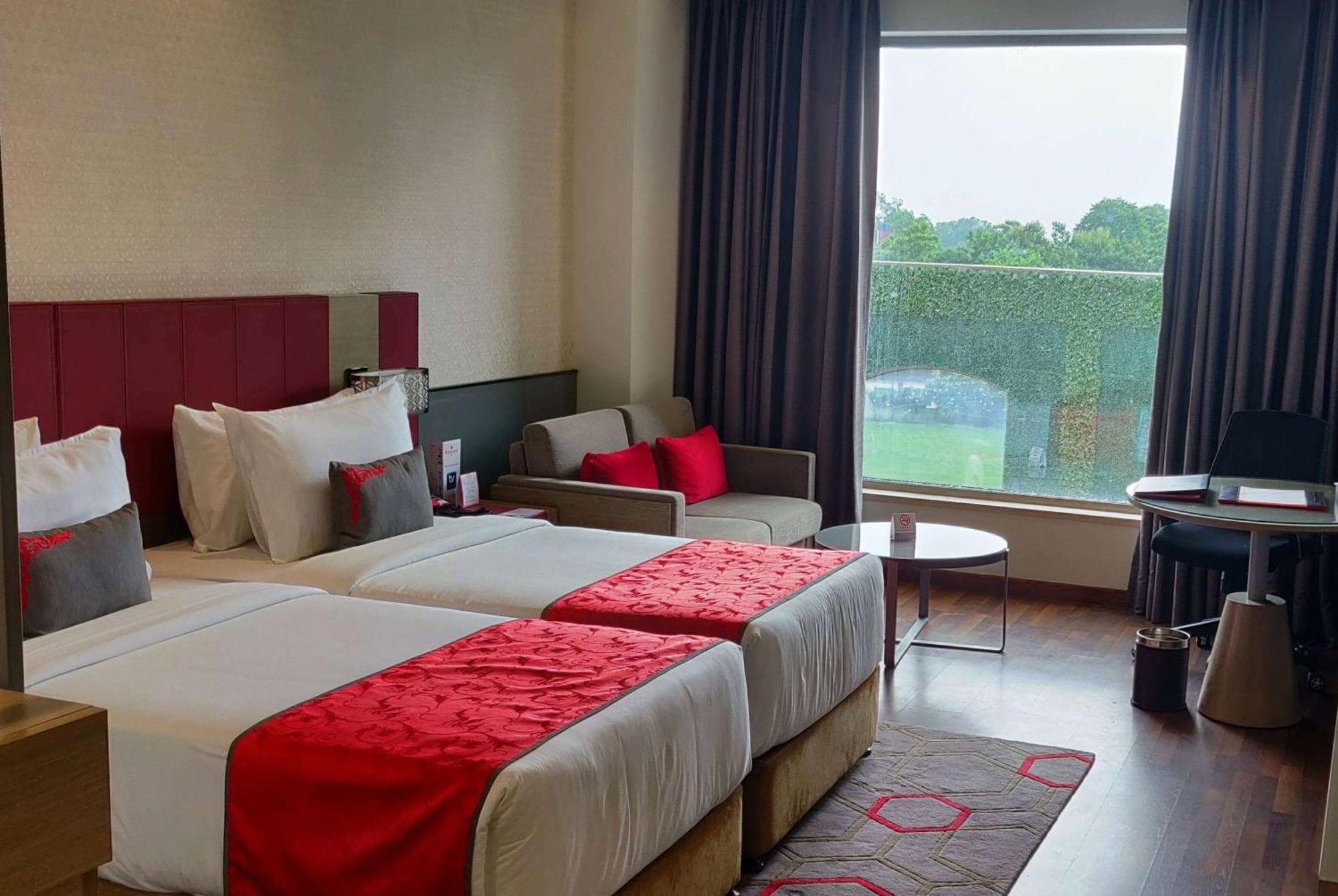 فندق Ramada Plaza By Wyndham لاكناو المظهر الخارجي الصورة