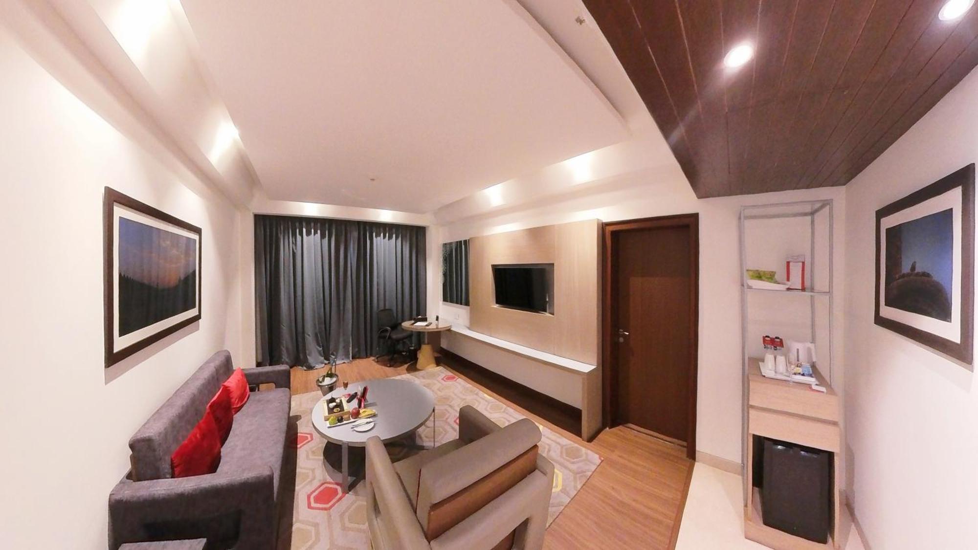 فندق Ramada Plaza By Wyndham لاكناو المظهر الخارجي الصورة