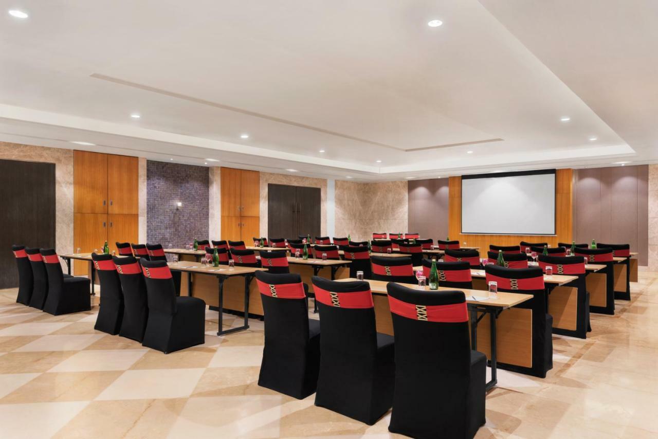 فندق Ramada Plaza By Wyndham لاكناو المظهر الخارجي الصورة